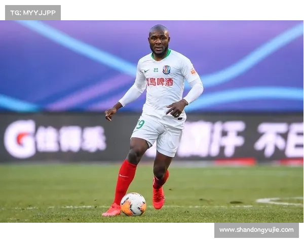 拉齐奥蓝鹰全攻全守战术解析与实施策略探讨